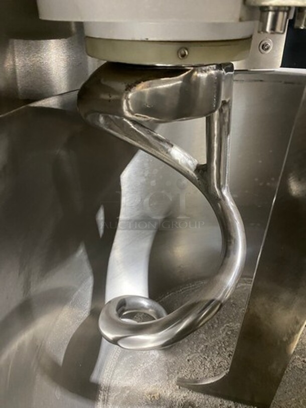 WOW! Two Thousand Commercial Floor Style Spiral Dough Mixer! With Spiral Hook Attachment! Stainless Steel Mixing Bowl And Bowl Guard! Model: HS40AD SN: 1907001 220V - Image 7 of 11