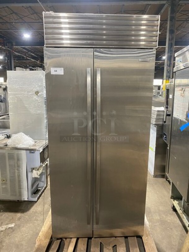 Sub Zero Upright Half Cooler Half Freezer Combo Unit! With Poly Coated Racks And Shelves! Stainless Steel! Model: BI36SSCH SN: F2930216 115V 60HZ 1 Phase - Image 1 of 9