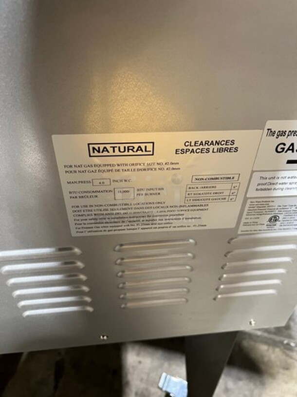 AMAZING! BRAND NEW! LATE MODEL! 2022 Serve Ware Commercial Natural Gas Powered Convection Oven! With View Through Doors! Metal Oven Racks! All Stainless Steel! On Casters! WITH MANUFACTURE WARRANTY! Model: SGCO1 - Image 3 of 10
