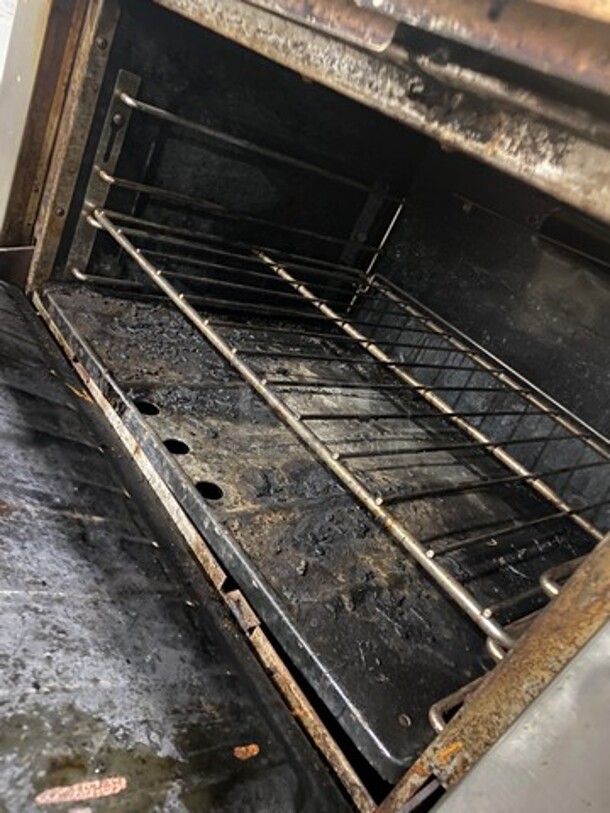 Garland Commercial Natural Gas Powered 6 Burner Stove! With Back Splash! With Convection Oven Underneath! Metal Oven Rack! All Stainless Steel! - Image 7 of 9