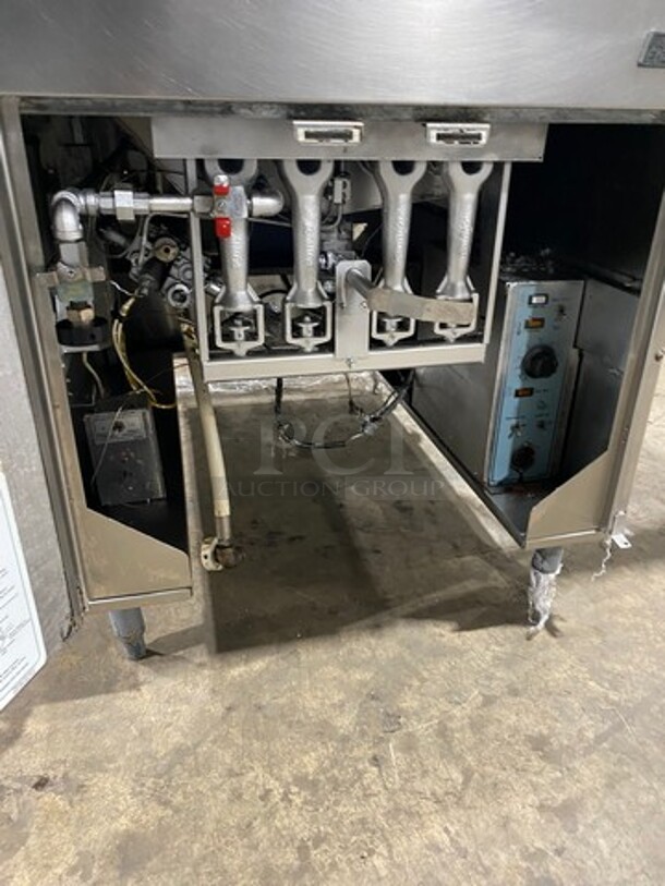 Pitco Frialator Commercial Natural Gas Powered Donut Fryer! With Raised Backsplash! All Stainless Steel! On Legs! - Image 6 of 9