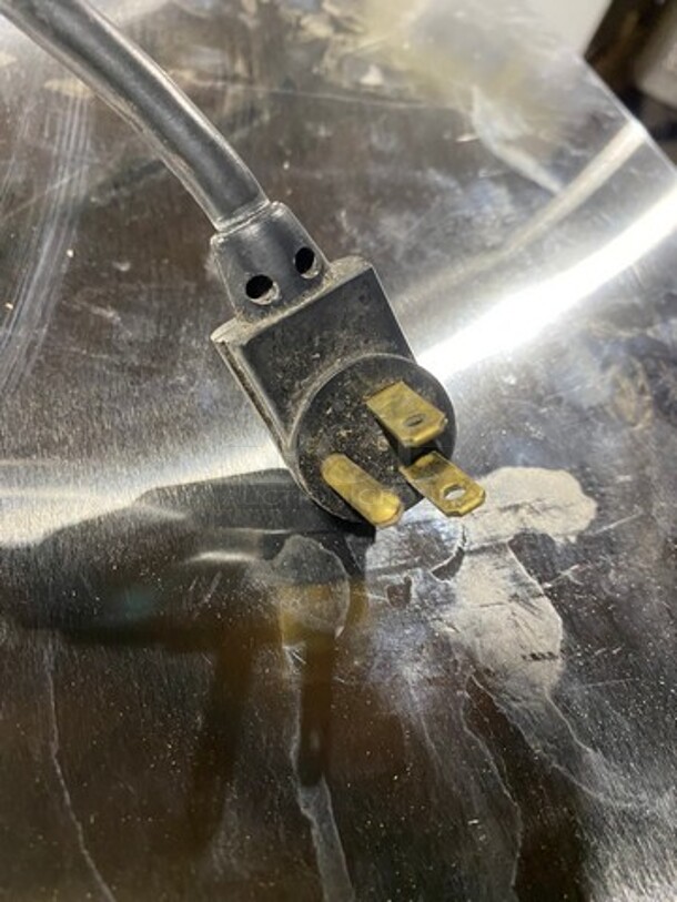 True Commercial 2 Door Bar Back Cooler! Stainless Steel! Model: TBB2460 SN: 6606676 115V 60HZ 1 Phase - Image 8 of 8