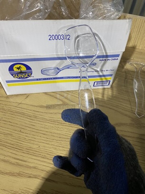 Clear White Platic Serving Spoon! - Image 6 of 6