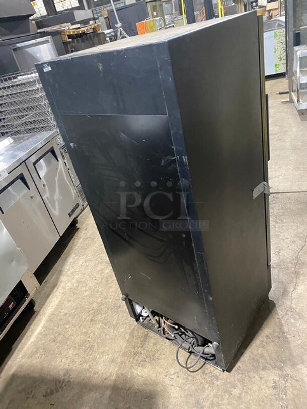 True Commercial Single Door Reach In Cooler Merchandiser! Model GDM1058 Serial 7625708! 115V 1Phase! - Image 4 of 7