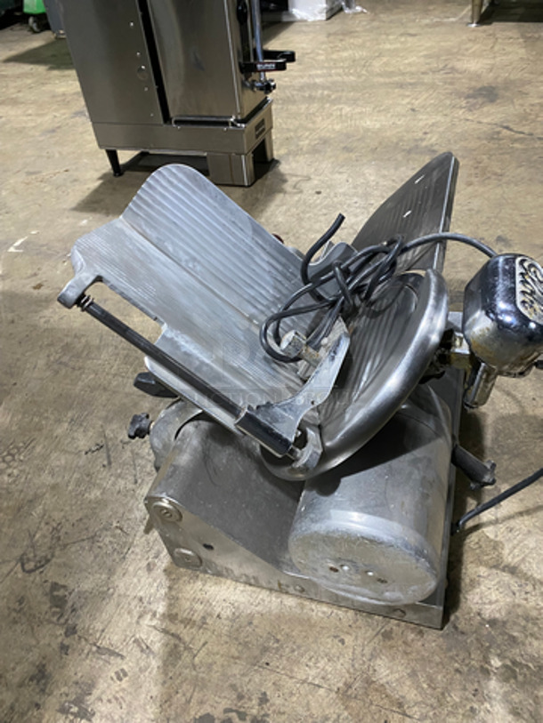 Globe Commercial Countertop Meat/Deli Slicer! All Stainless Steel! Model: 500L 115V 60HZ 1 Phase! - Image 4 of 9