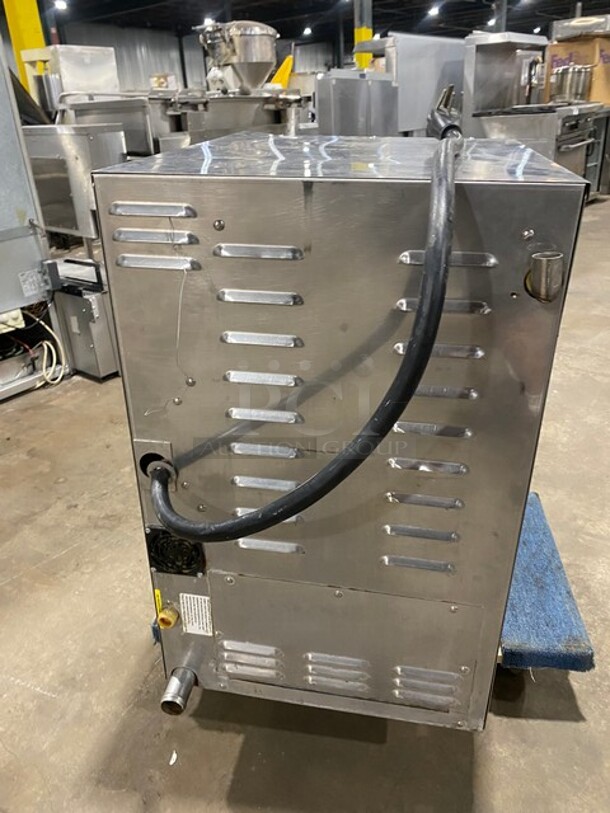 LoLo Commercial Electric Powered Countertop Steamer! All Stainless Steel! With Built In Pan Holding Racks! 208/240V 3/1 Phase! Model: ST-6E SN: J141719-1-1! - Image 3 of 8