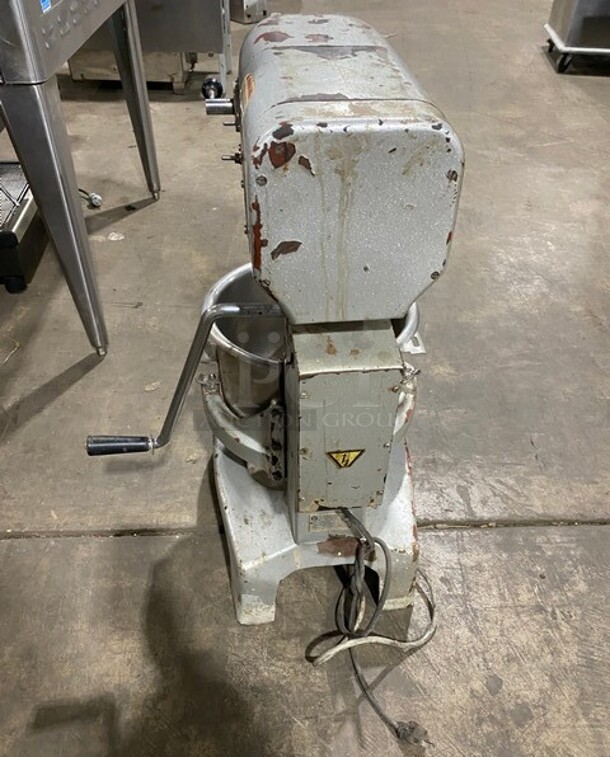 Berkel Commercial 20QT Planetary Mixer! With Mixing Bowl! MODEL PM20 SN:0515987 110V 1PH  - Image 3 of 9