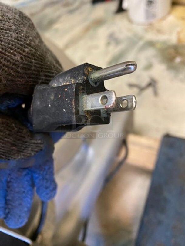 Berkel Commercial Countertop Deli/ Meat Slicer! All Stainless Steel! WORKING WHEN REMOVED! Model: 808 SN: 713492 115V 60HZ 1 Phase - Image 8 of 9