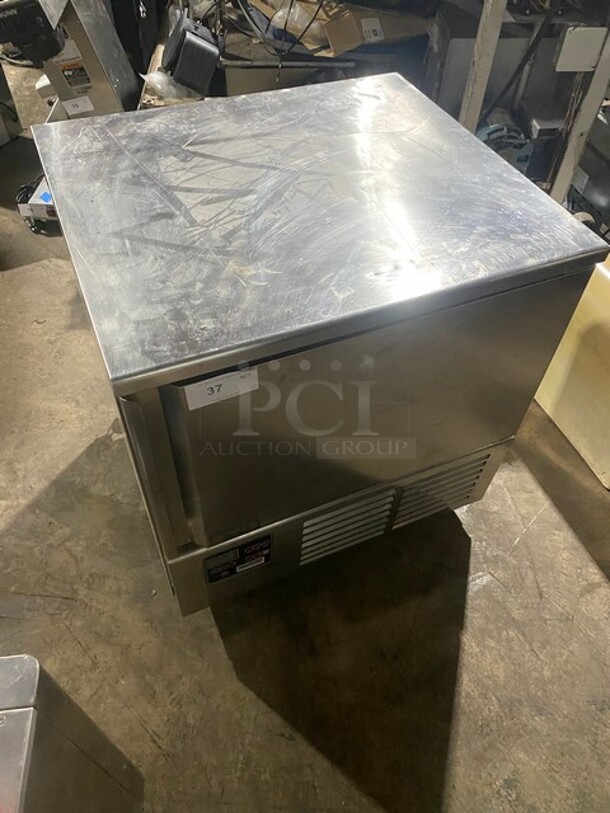 Piper Products Servolift Eastern Stainless Steel Commercial Floor Style Single Door Undercounter Blast Chiller! MODEL RCM051S SN: F20070427000009 208V 1PH - Image 11 of 11