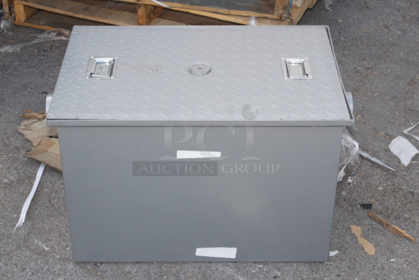 BRAND NEW SCRATCH & DENT! Regency 600GT25 50 lb. 25 GPM Grease Trap with 3" Non-Threaded Connections. Out of original packaging. 18-5/8x27-1/8x17-1/4 - Image 4 of 5