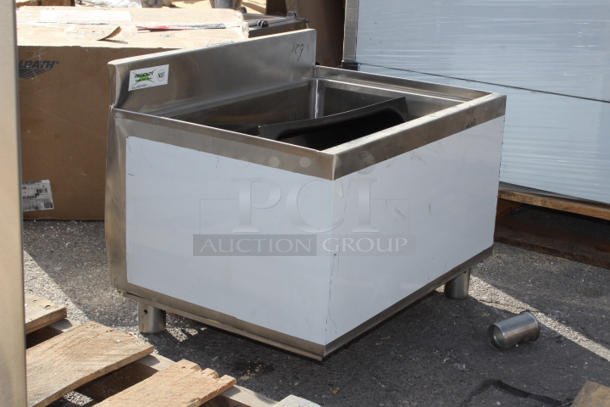 BRAND NEW SCRATCH & DENT! Regency 18" x 24" Underbar Ice Bin - 77 lb. Front left area where leg attaches has broken off. 	 - Image 7 of 7