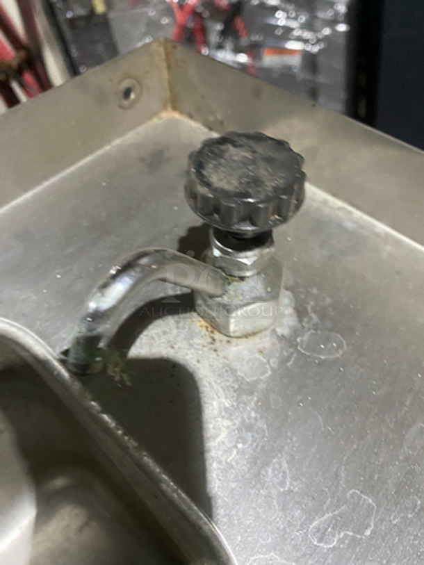 Commercial Stainless Steel Single Bay Sink! With Side Splashes! - Image 4 of 5