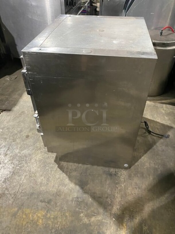 Traulsen Countertop/ Undercounter Single Door Cooler! With View Through Door! Model: UC27WTA SN: T344240A99 115V 60HZ 1 Phase - Image 3 of 7