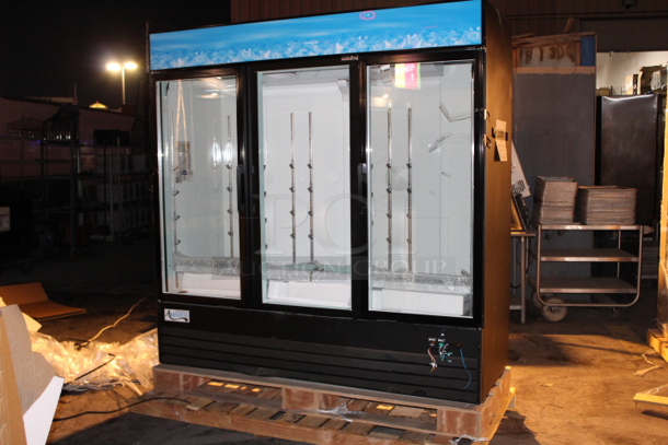 BRAND NEW SCRATCH & DENT! Avantco GDC-69-HC 78 1/4" Black Customizable Swing Glass Door Merchandiser Refrigerator with LED Lighting. Tested. Working. S/N: 992682251 7376 2403   - Image 2 of 6