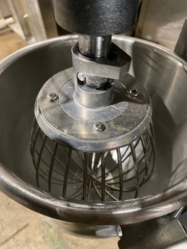 Avantco Commercial Countertop 10QT Planetary Mixer! With Bowl And Bowl Guard! With Whisk Attachment! Model: MX10 SN: 04141321MX10 120V - Image 8 of 9