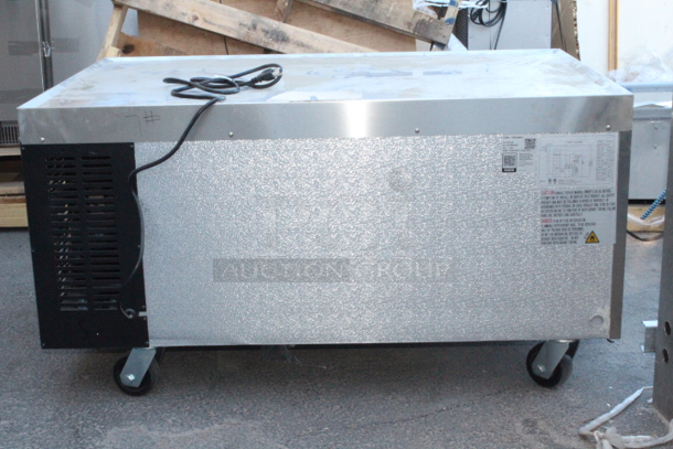 BRAND NEW SCRATCH & DENT! Avantco CBE-48-HC 48" 2 Drawer Refrigerated Chef Base. 115v S/N: 945852485 7032 2312 48-3/8x32-1/8x25-3/16 - Image 4 of 7