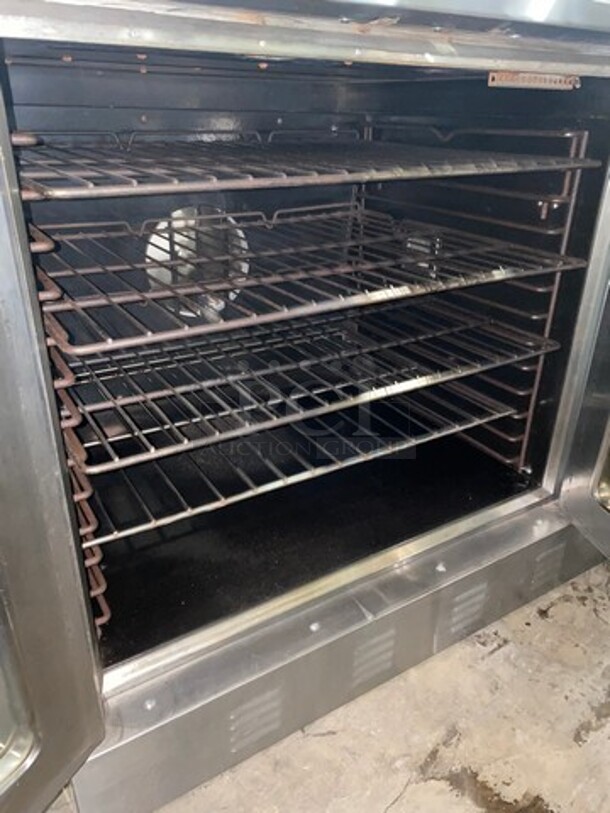 Commercial Natural Gas Powered Convection Oven! With View Through Doors! Metal Oven Racks! All Stainless Steel! Model: CBCOG SN: 1706210230 - Image 4 of 7