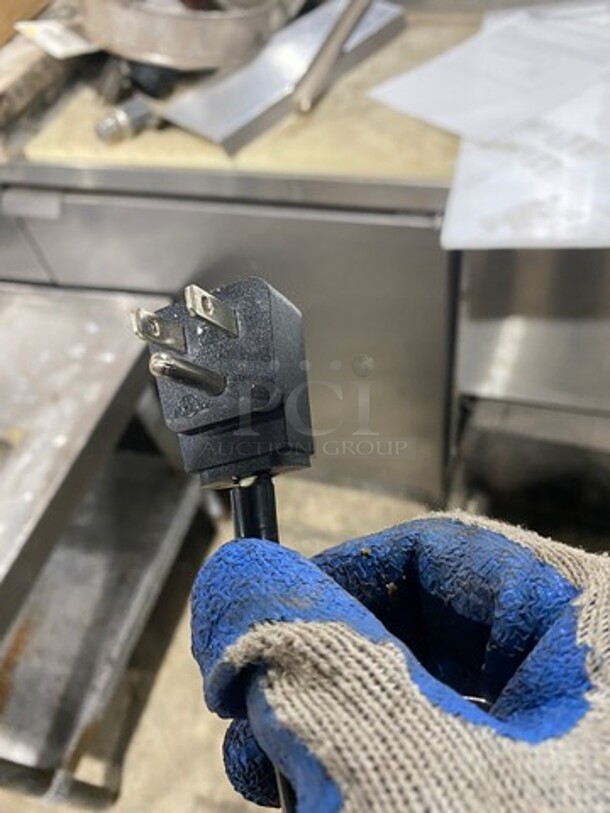 Everest Commercial Refrigerated Sandwich Prep Station! All Stainless Steel! On Casters! MODEL EPBNR2 SN:BPBNR216120066 115V 1PH - Image 9 of 9