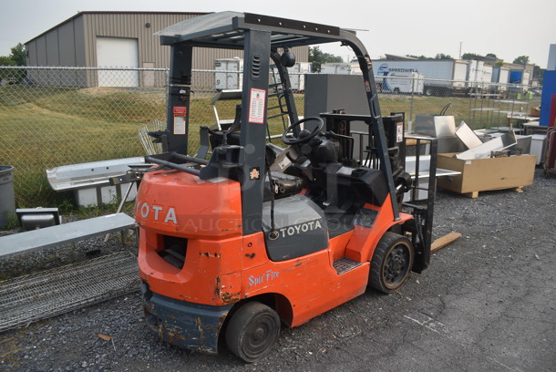 Toyota 7FGCU20 Truckers Boom Forklift Truck With 11,040.6 Hours And 3,800LB Capacity. Unit has Fork Positioner and Side Shift. Unit has a Simplex Mast - Fork Height Max 6'. Tested and Does Not Power On - Image 2 of 12