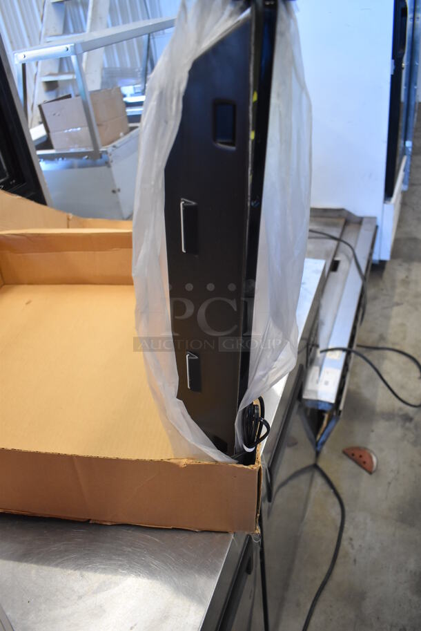 IN ORIGINAL BOX! Seagrams Gin Smooth Neon Light Up Sign.  - Image 3 of 4