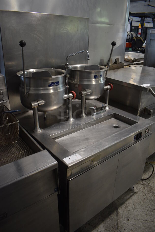 Cleveland 36GMK66200 Stainless Steel Commercial Natural Gas Powered Tilting Kettle Station w/ 2 Cleveland KDT6T 6 Gallon Tilting Skillets. 36x38x64 - Image 3 of 11