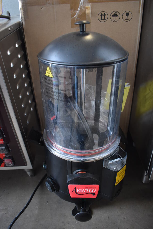 BRAND NEW IN BOX! Avantco DHC-26 Metal Countertop 2.6 Gallon Hot Beverage / Hot Topping Dispenser. 120 Volts, 1 Phase. 12x17x22. Tested and Working!