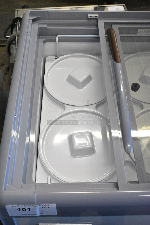 BRAND NEW SCRATCH AND DENT! Avantco 360ADC4N Commercial 26" Ice Cream Dipping Cabinet on Commercial Casters. 115 Volts, 1 Phase. Tested and Working! - Image 5 of 9