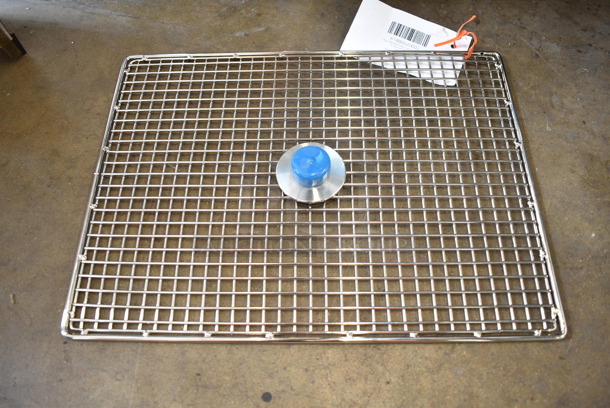 4 BRAND NEW SCRATCH AND DENT! Items; HP6068241 Manitowoc Ice 6068241 Front Panel Assy Med-Disp, HP31721 Imperial 31721 Grease Can, 614B6620002 Pitco B6620002 Filter Paper Support Rck, HP102420 Cleveland 102420 Rack;Asy;Rh Side;Pcl/Cnv.Pro. 4 Times Your Bid! - Image 8 of 11