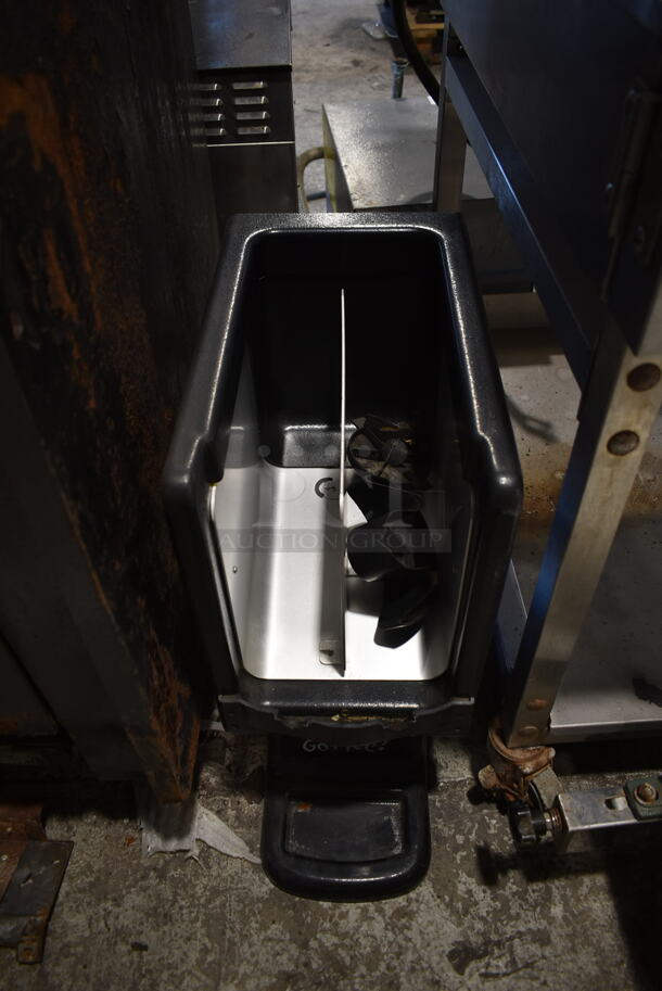 Cold Star ND2R Metal Commercial Countertop Cream Dispenser. 120 Volts, 1 Phase. - Image 3 of 4