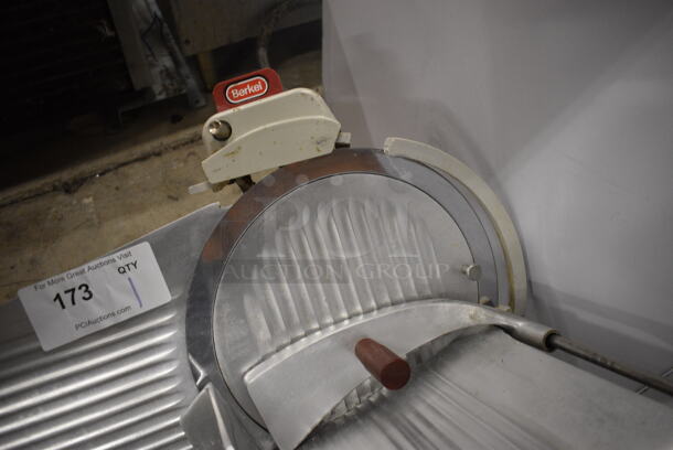 Berkel Model 827-E Metal Commercial Countertop Meat Slicer w/ Blade Sharpener. 115 Volts, 1 Phase. 22x17x15. Tested and Working! - Image 2 of 6