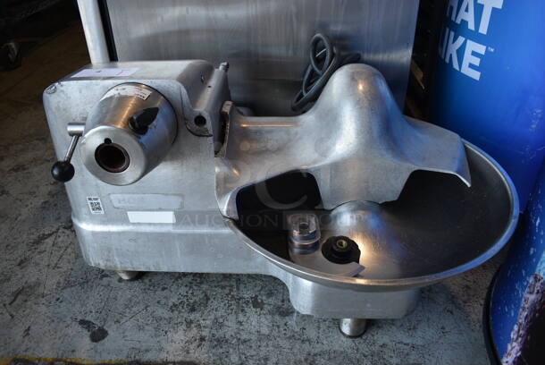 Hobart Model 84181 D Metal Commercial Countertop Buffalo Chopper. Comes w/ S Blade. 200 Volts, 1 Phase. 32x23x18