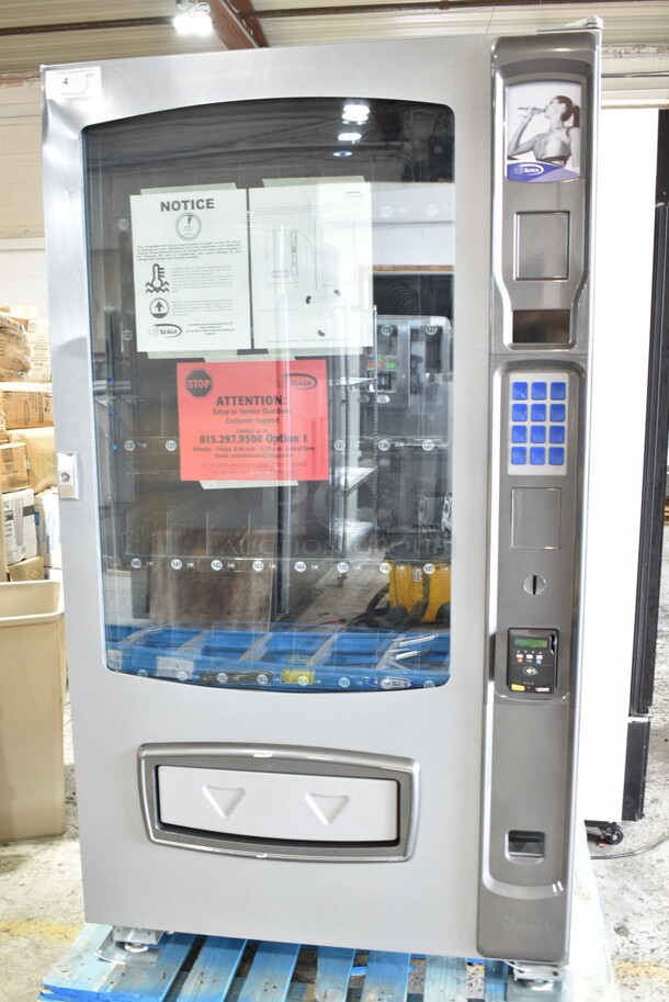BRAND NEW SCRATCH AND DENT! Seaga Envision ENV5B Metal Commercial 40-Item Refrigerated Vending Machine / Beverage Merchandiser. 115 Volts, 1 Phase. Tested and Working! - Image 2 of 12