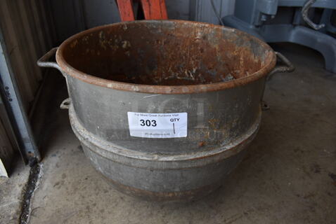 Hobart VMLH60 Metal Commercial 60 Quart Mixing Bowl. 23x19x17