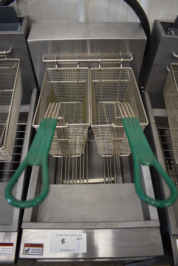 Avantco Model 177EF40B Stainless Steel Commercial Floor Style Electric Powered 40 Pound Capacity Deep Fat Fryer w/ 2 Metal Fry Baskets. 208 Volts, 1 Phase. 15.5x30x45 - Image 4 of 6