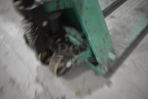Green Metal 5,500 Pound Capacity Pallet Truck Pallet Jack - Image 3 of 6