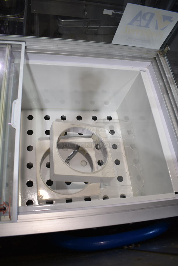 Stajac EDC-8-C Metal Commercial Ice Cream Dipping Cabinet. 115 Volts, 1 Phase. Tested and Powers On But Does Not Get Cold - Image 5 of 6