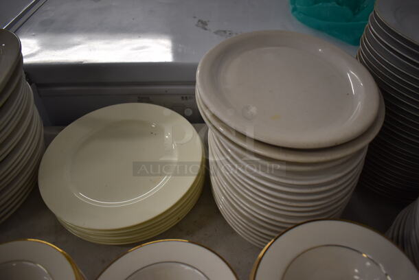 ALL ONE MONEY! Lot of Items on Tabletop Including Glass Plates, Ceramic Plates and Pitchers - Image 8 of 9