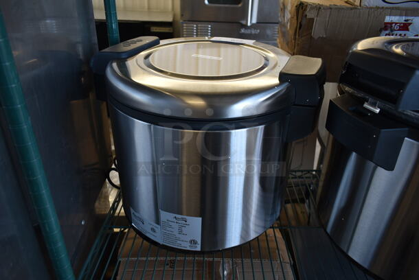 BRAND NEW SCRATCH AND DENT! 2023 Avantco 177RW90 Stainless Steel Commercial Countertop Electric Powered Rice Cooker. 120 Volts, 1 Phase. Tested and Working! - Image 5 of 7