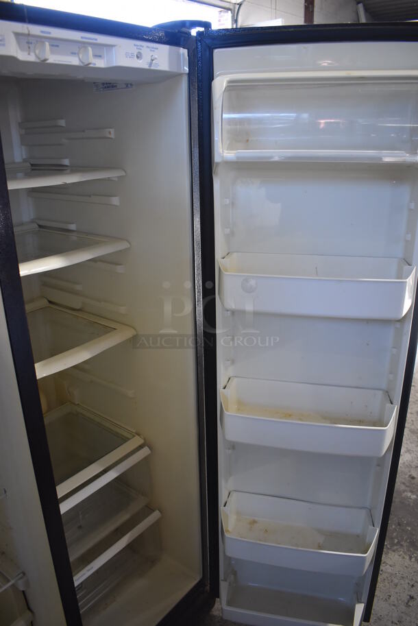 Maytag MSD2542VEB01 Metal Cooler Freezer Combo Unit. 115 Volts, 1 Phase. 36x30x70. Tested and Powers On But Does Not Get Cold - Image 5 of 6