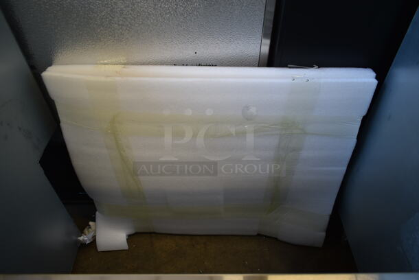 BRAND NEW SCRATCH AND DENT! Avantco 177DDPO18DSM Stainless Steel Commercial Countertop Electric Powered Pizza Oven w/ Cooking Stones. 240 Volts, 1 Phase. - Image 5 of 8