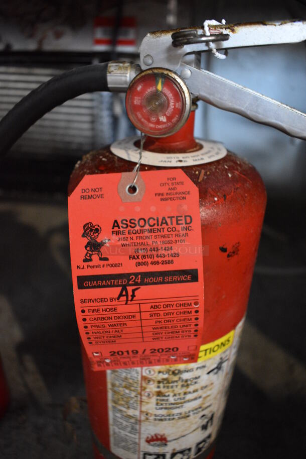 Badger Fire Extinguisher. 6x6x21 - Image 2 of 3