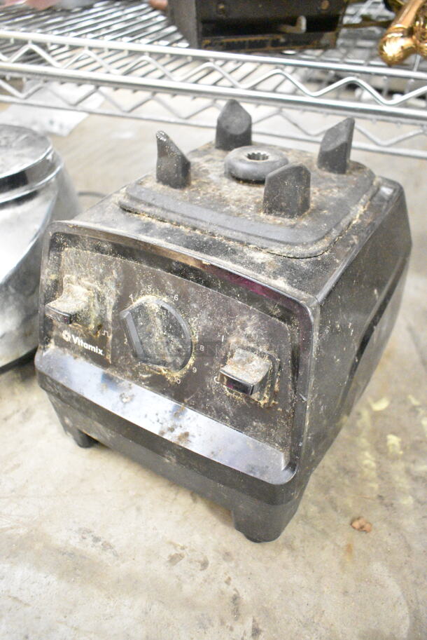 2 Items; Cuisinart Food Processor Base and Vita-Mix VMC197 Blender Base. 2 Times Your Bid!  - Image 2 of 7