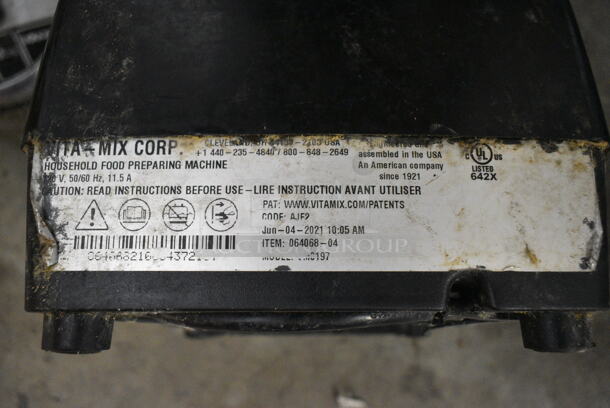 2 Items; Cuisinart Food Processor Base and Vita-Mix VMC197 Blender Base. 2 Times Your Bid!  - Image 4 of 7