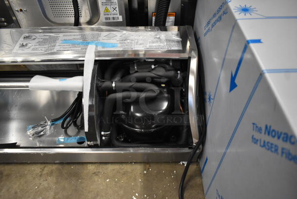 BRAND NEW SCRATCH AND DENT! 2024 Hoshizaki HNC-180BA-R-SLH Stainless Steel Commercial Countertop Curved Glass Refrigerated Sushi Display Case. See Picture for Crack in Glass. 115 Volts, 1 Phase. Tested and Working! - Image 3 of 9