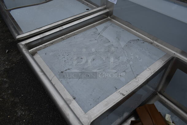 BRAND NEW SCRATCH AND DENT! Regency 600S32424224 Stainless Steel Commercial 3 Bay Sink w/ Dual Drain Boards and Legs. Bays 24x24. Drain Boards 26x22.5 - Image 4 of 5