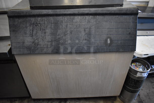 Manitowoc IY1474C-161 Stainless Steel Commercial Ice Machine Head on Manitowoc Commercial Ice Bin. 115 Volts, 1 Phase. 42x32x72 - Image 4 of 8
