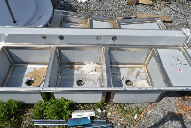 BRAND NEW SCRATCH AND DENT! Regency 600S32424218 Stainless Steel Commercial 3 Bay Sink w/ Dual Drain Board. Bays 24x24x14 - Image 2 of 10