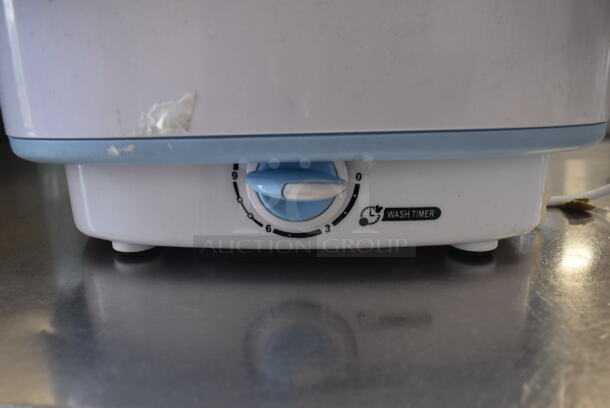 IN ORIGINAL BOX! Pure Clean PUCWM33 Portable Mini Washing Machine. 14x14x7 - Image 4 of 8
