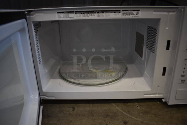 Sharp SMC1131CW Metal Countertop Microwave Oven w/ Plate. 120 Volts, 1 Phase. 20.5x13.5x12 - Image 3 of 5