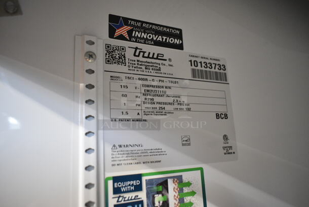 LIKE NEW! 2021 True TSCI-600R-G-PH Commercial Single Door Cooler Merchandiser w/ Poly Racks. 115 Volts, 1 Phase. Tested and Working! - Image 6 of 6